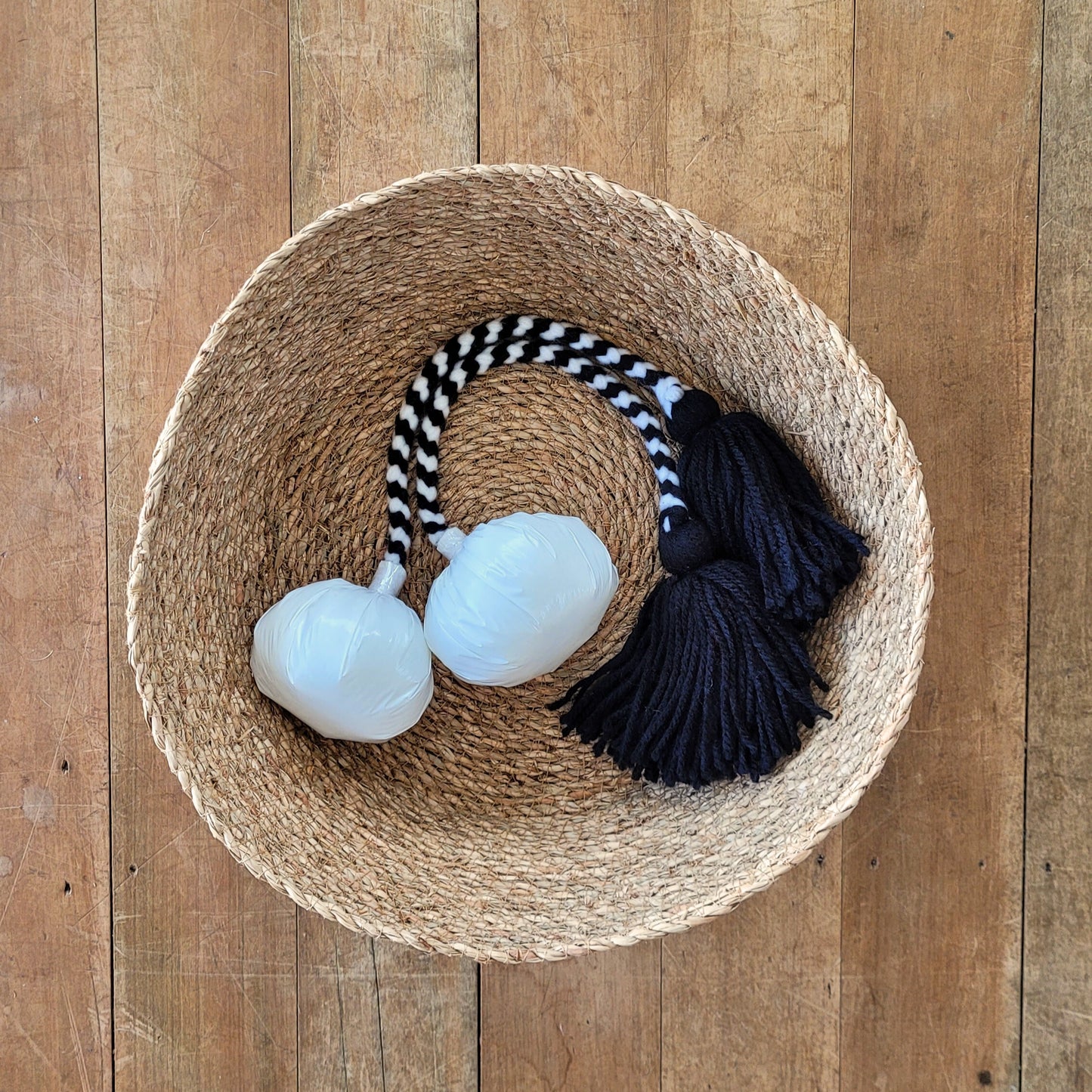 Black Mix- Black Pom